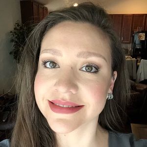 Meet your Posher, Simone